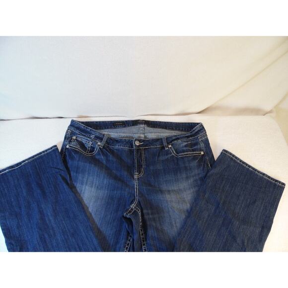 Torrid Womens 45x30.5 Relaxed Boot Cut Stretch Jeans - Picture 8 of 16
